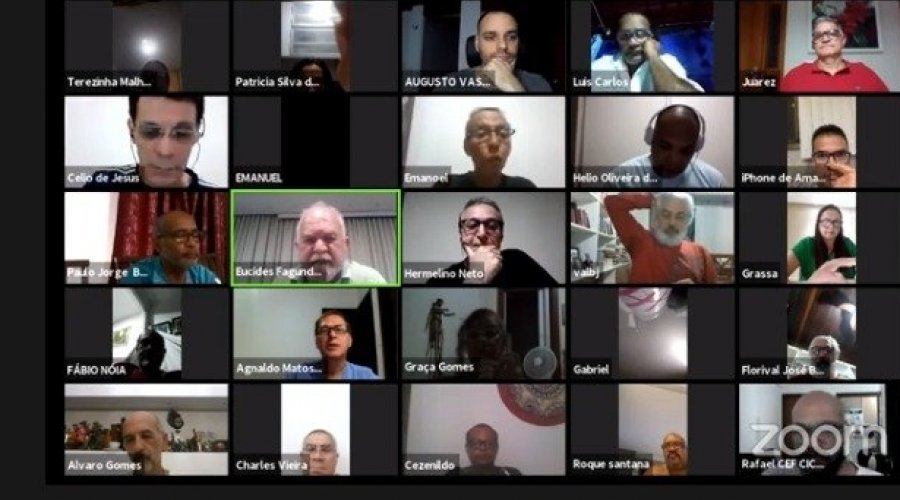 [Bancários das redes pública e privada aprovam propostas ]