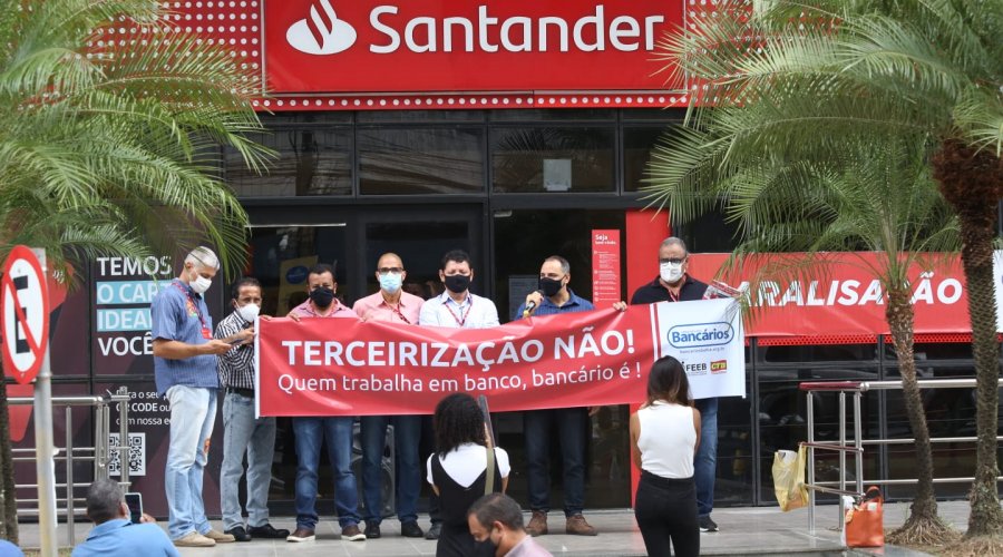 [Sindicato cobra respeito aos bancários do Santander]