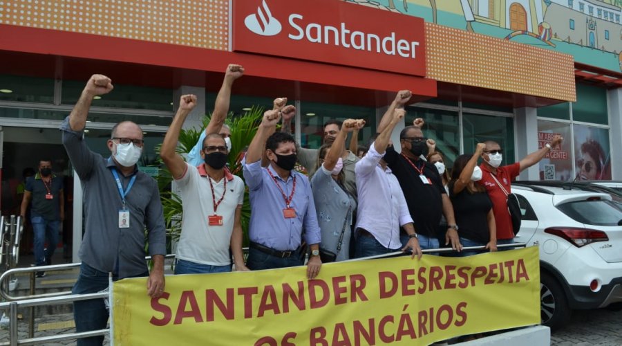 [Sindicato cobra do Santander respeito aos bancários]