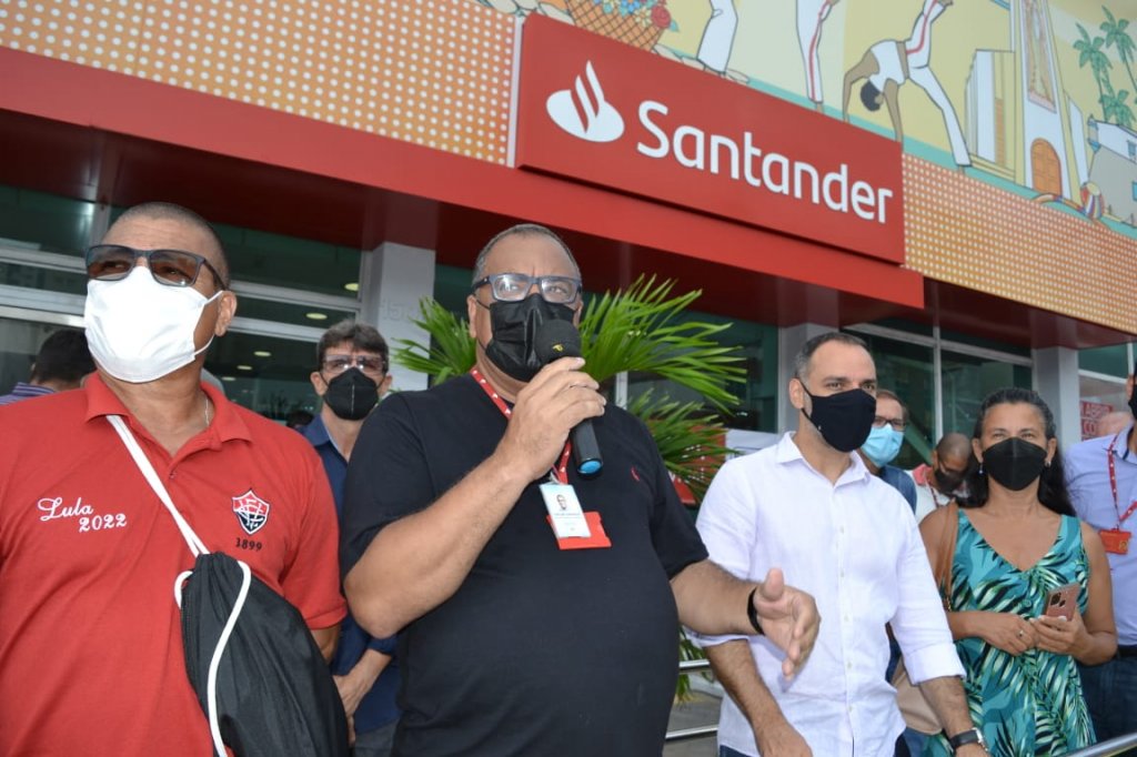 Sindicato cobra do Santander condições de trabalho no “Desendivida