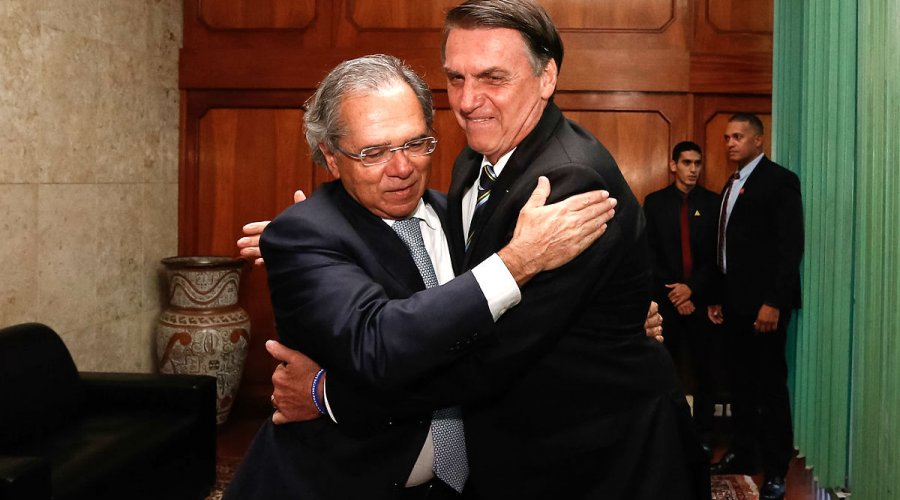 [Bolsonaro gastou R$ 580 bilhões com juros a bancos]